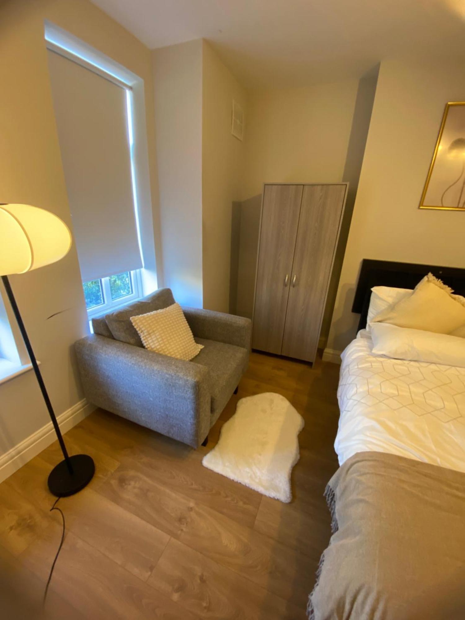 Extra Large Room In New House At Citywest Dublin Buitenkant foto