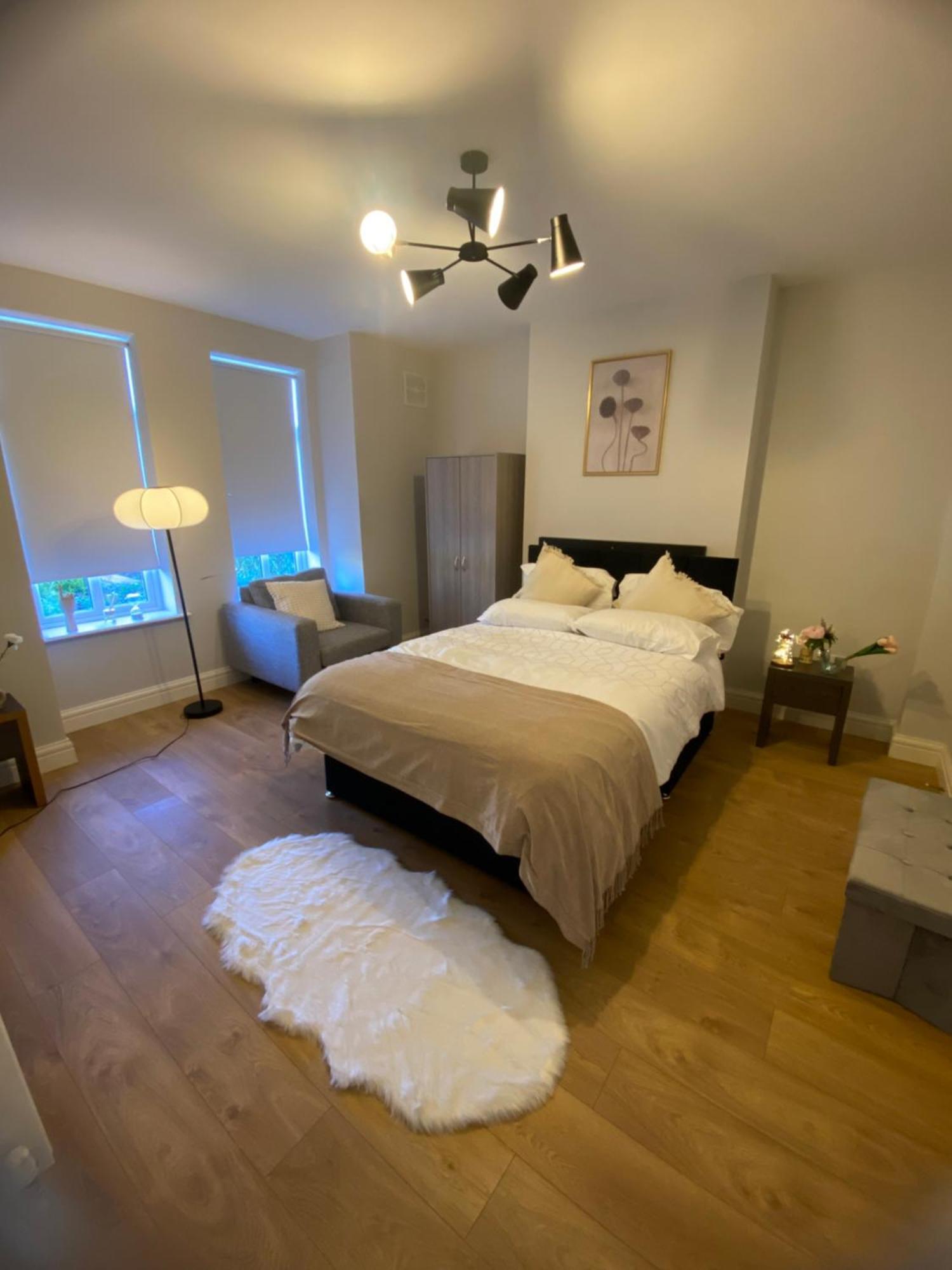 Extra Large Room In New House At Citywest Dublin Buitenkant foto