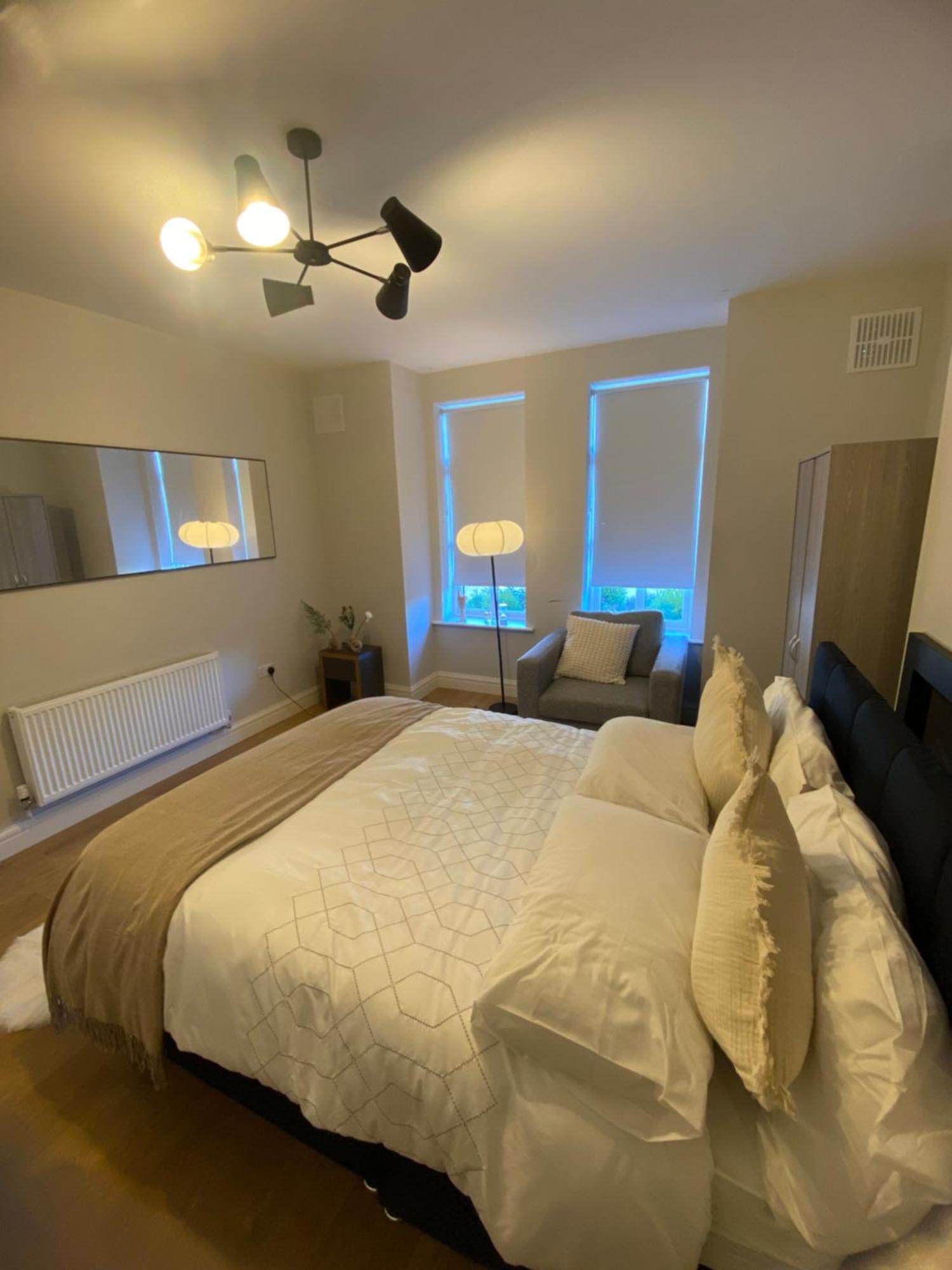 Extra Large Room In New House At Citywest Dublin Buitenkant foto