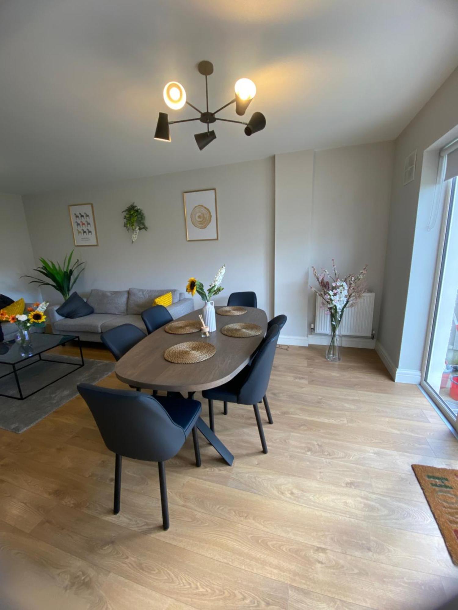 Extra Large Room In New House At Citywest Dublin Buitenkant foto