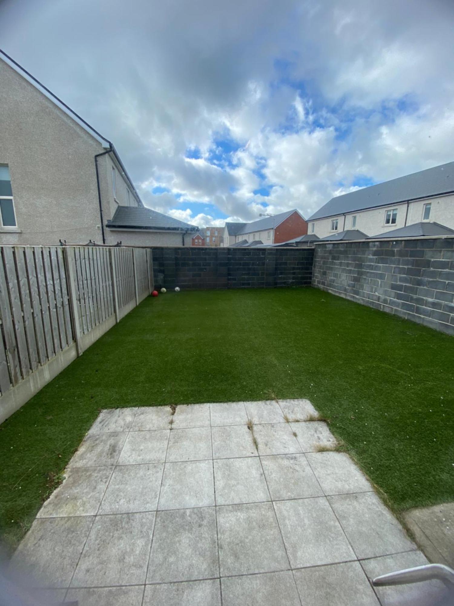 Extra Large Room In New House At Citywest Dublin Buitenkant foto